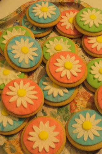 много цветя